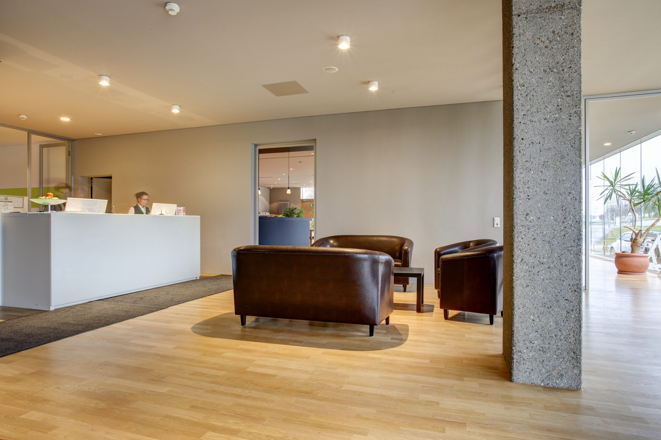 Kontakt 9 eXo fly hotel stuttgart lobby view scaled